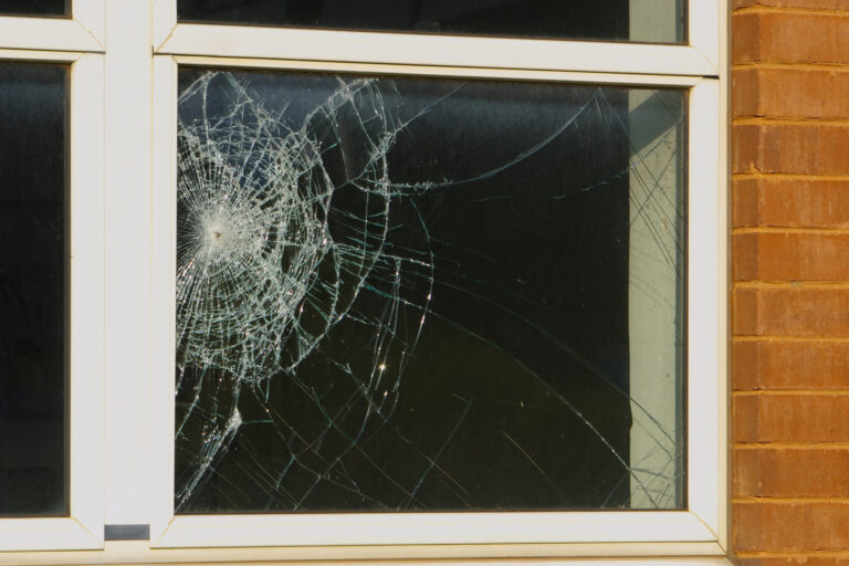 Window Repair and broken glass replacement in Royal Oak MI